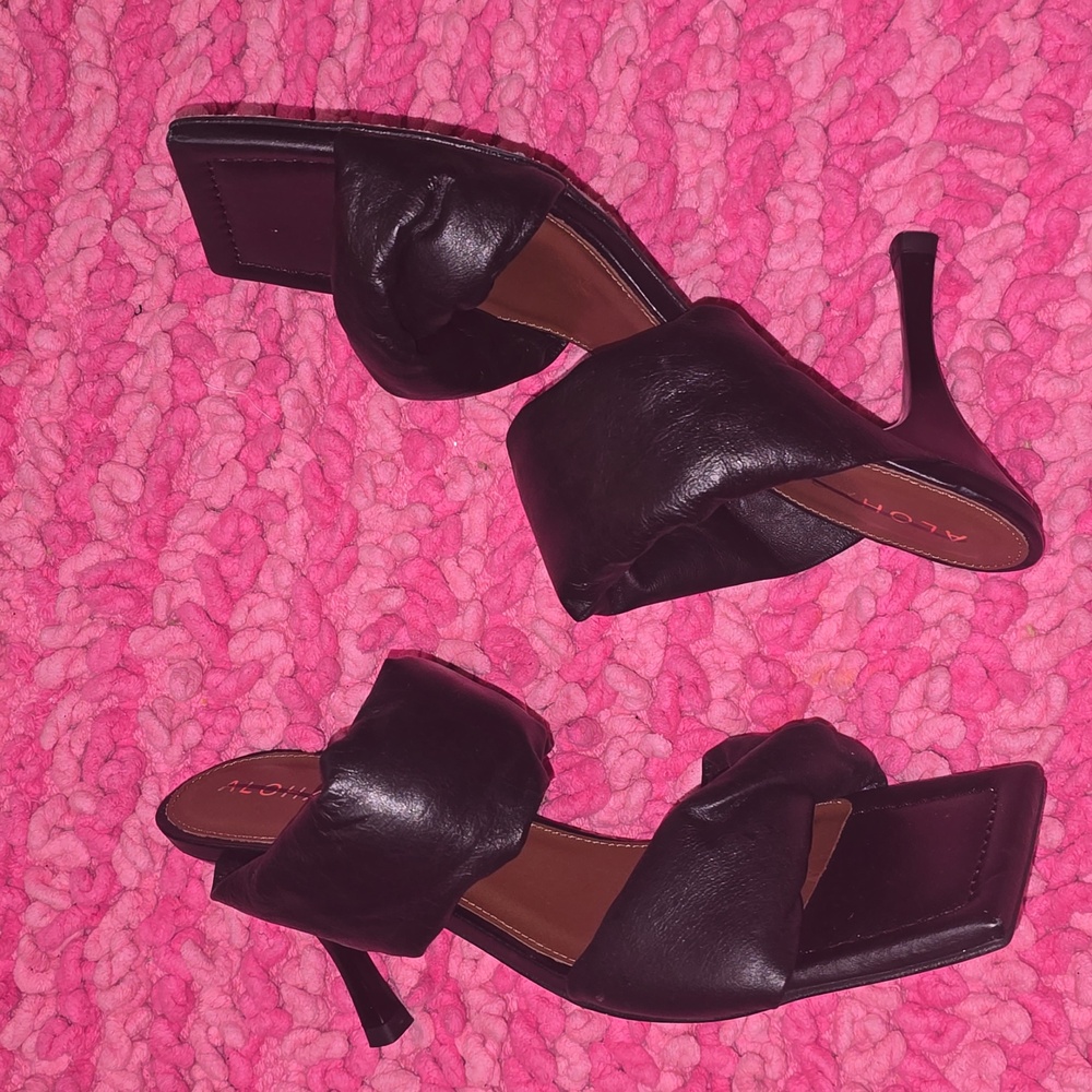 ALOHAS‎ Black Heeled Mules - Picture 5 of 8